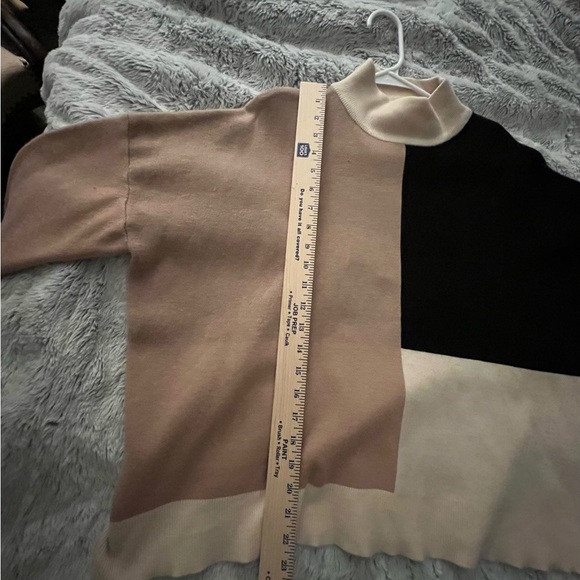 THML Colorblock Crew Neck Sweater Medium - Picture 9 of 10